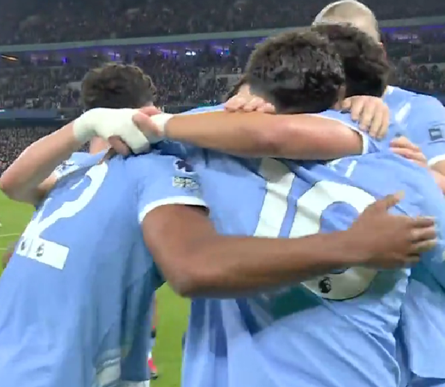 半岛体育-一场2-2!让英超争冠生变:曼城不胜落后7分,阿森纳8场7胜=夺冠