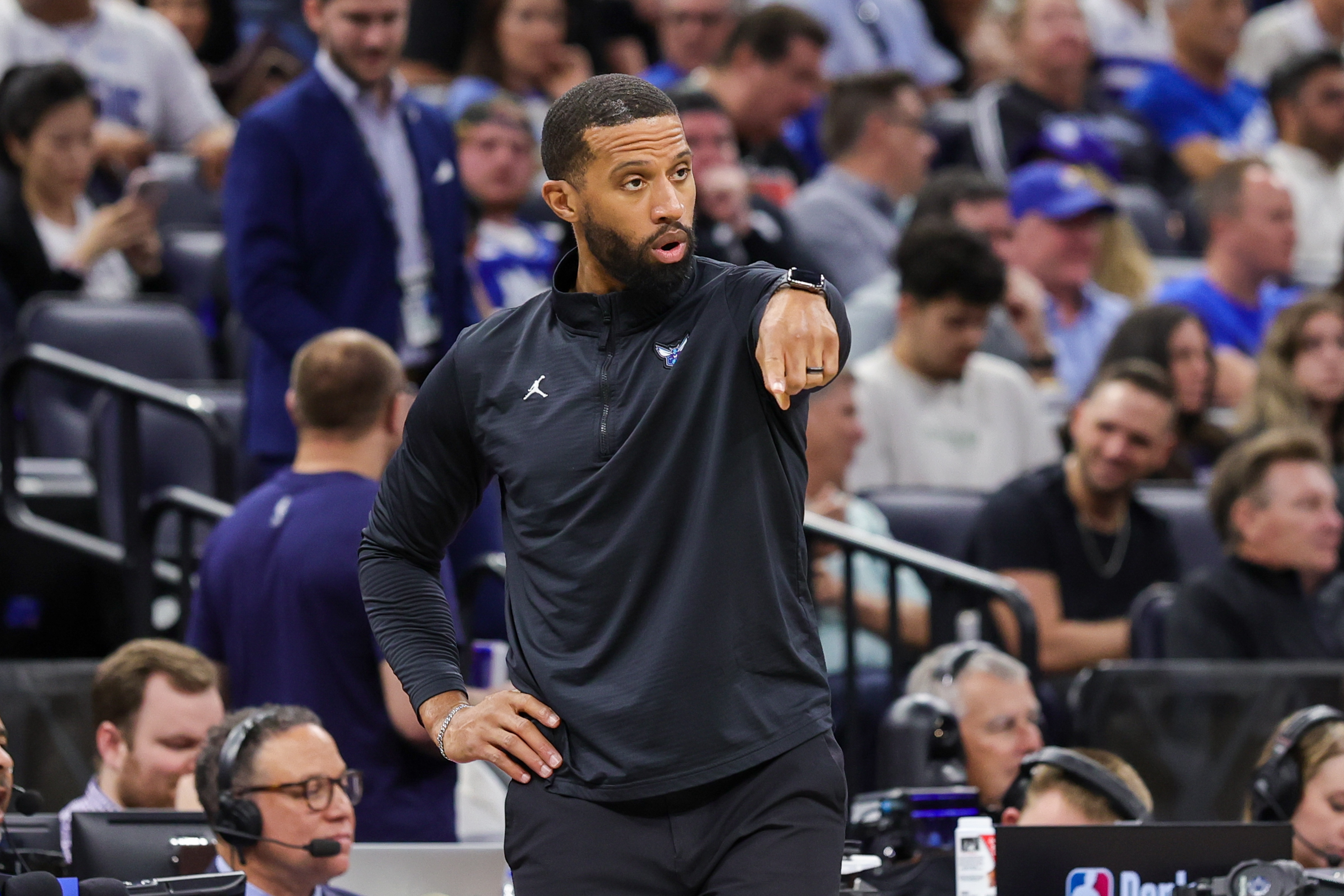 半岛体育官方网站-黄蜂主帅谈连续7个主场：要保持与客场同样的拼劲和专注度