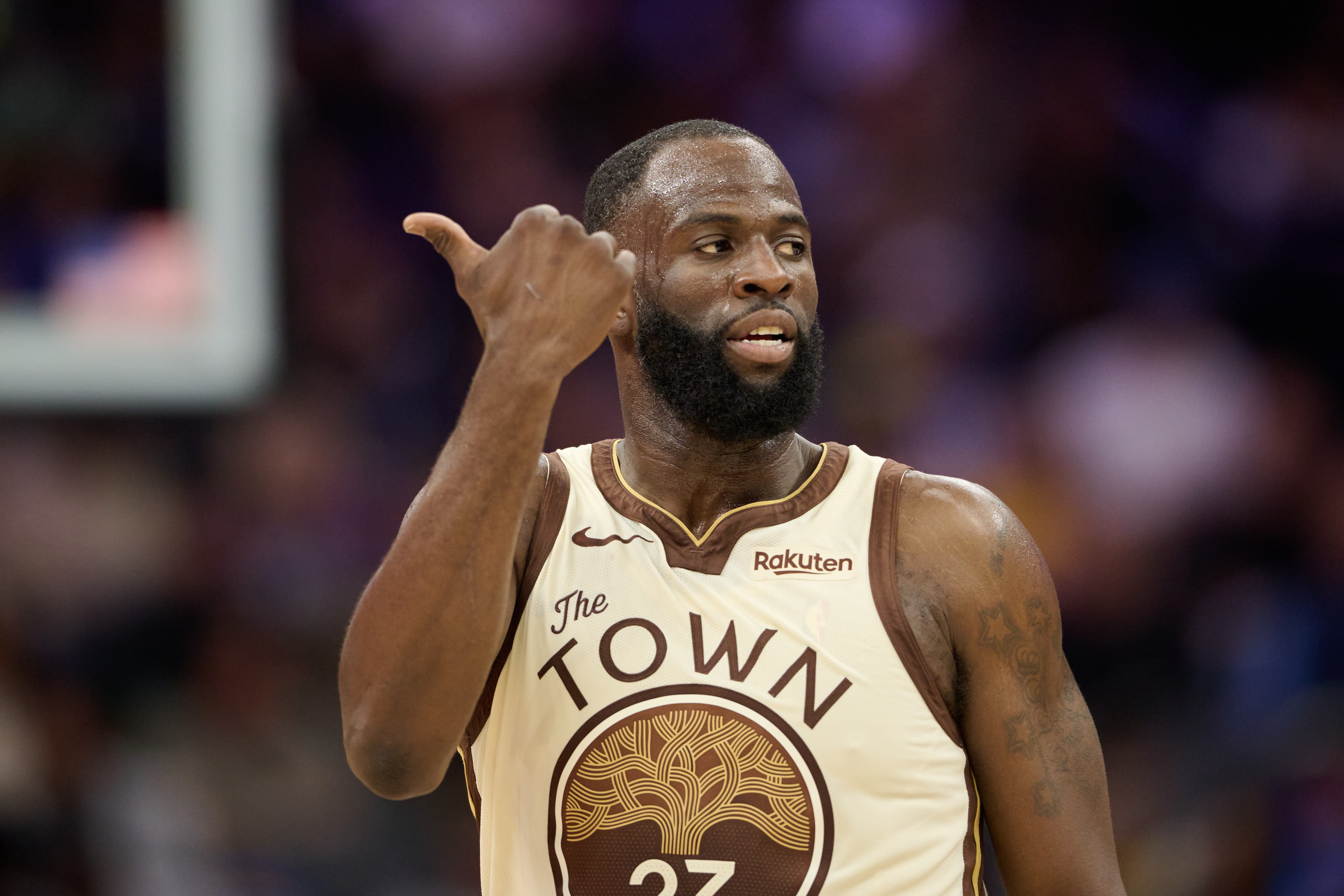 半岛体育-收官战勇士客战快船 追梦因伤病管理缺席比赛